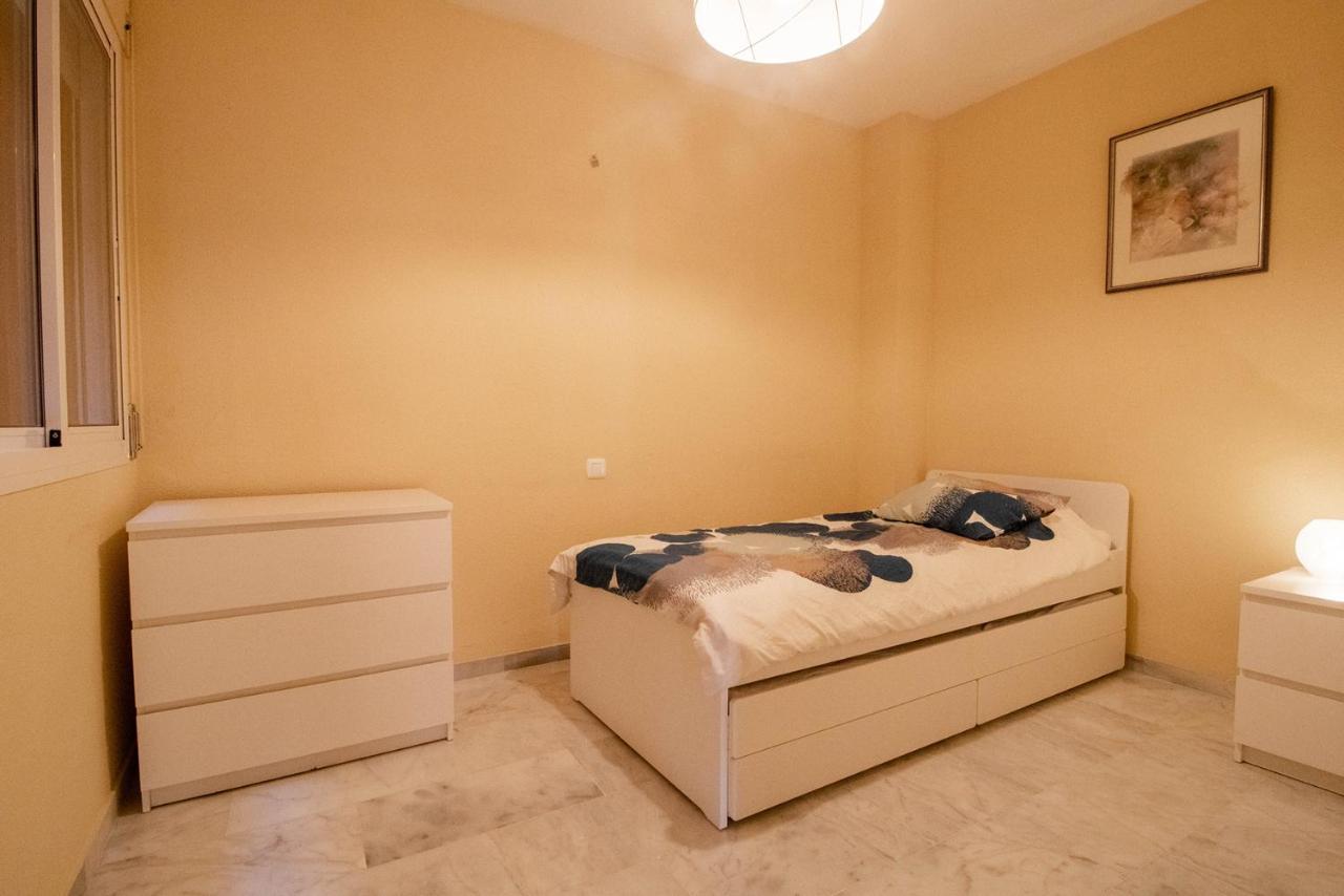 Leilighet And Spacious With Underground Parking In Lovely Urbanisation With Pools And Jacuzzis. *