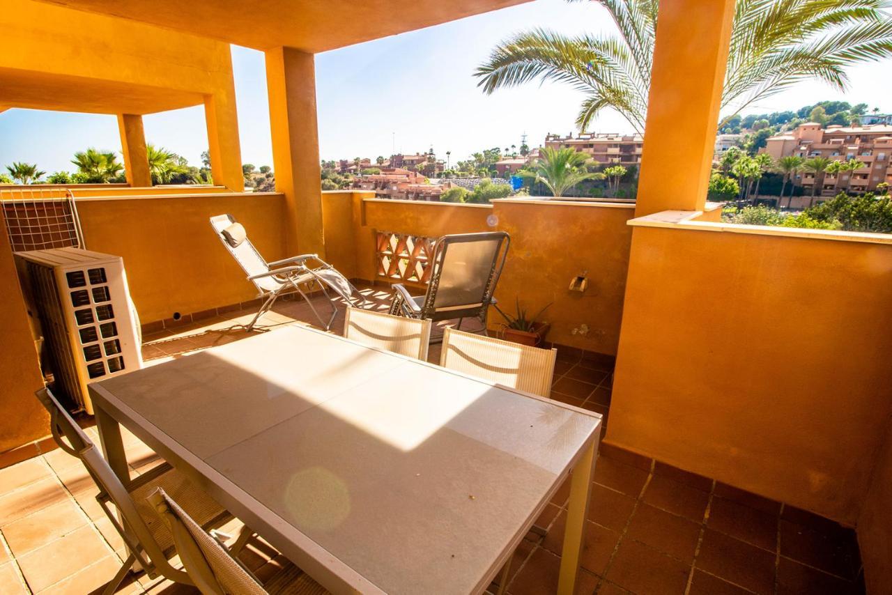 Leilighet And Spacious With Underground Parking In Lovely Urbanisation With Pools And Jacuzzis. Marbella
